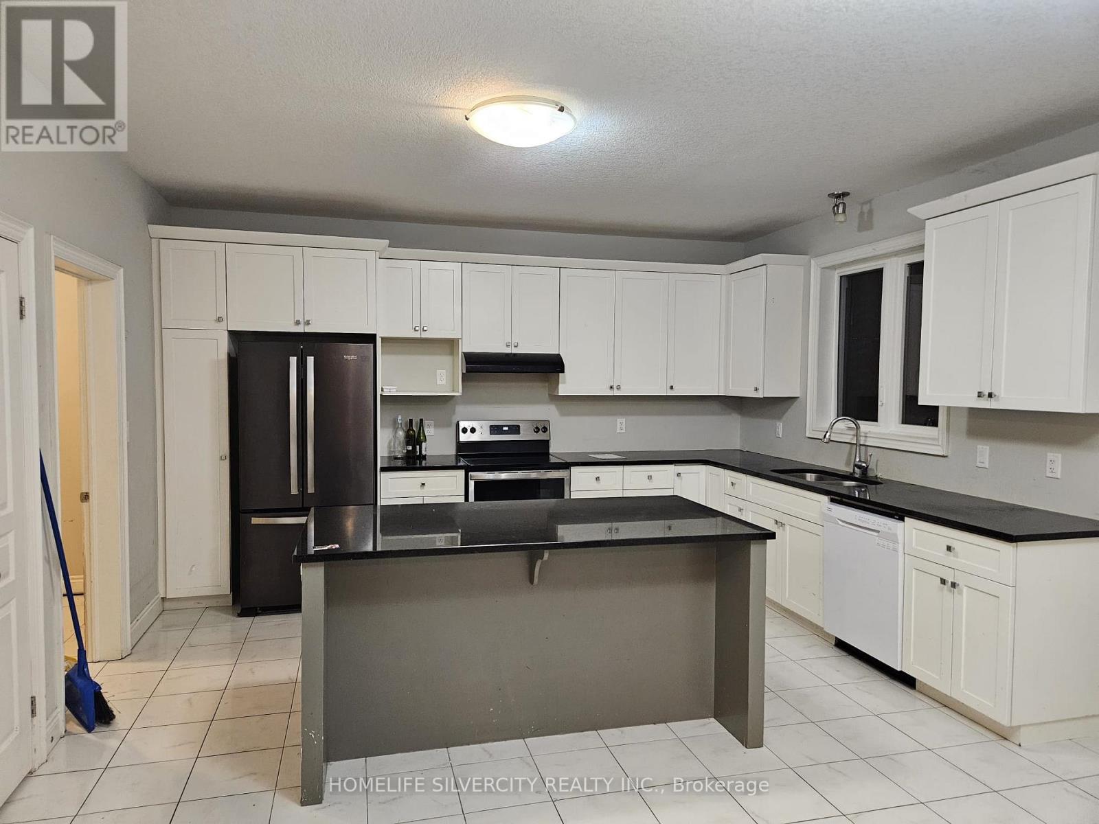 35 Balmoral Lane, Zorra, Ontario  N0M 2M0 - Photo 9 - X12803956