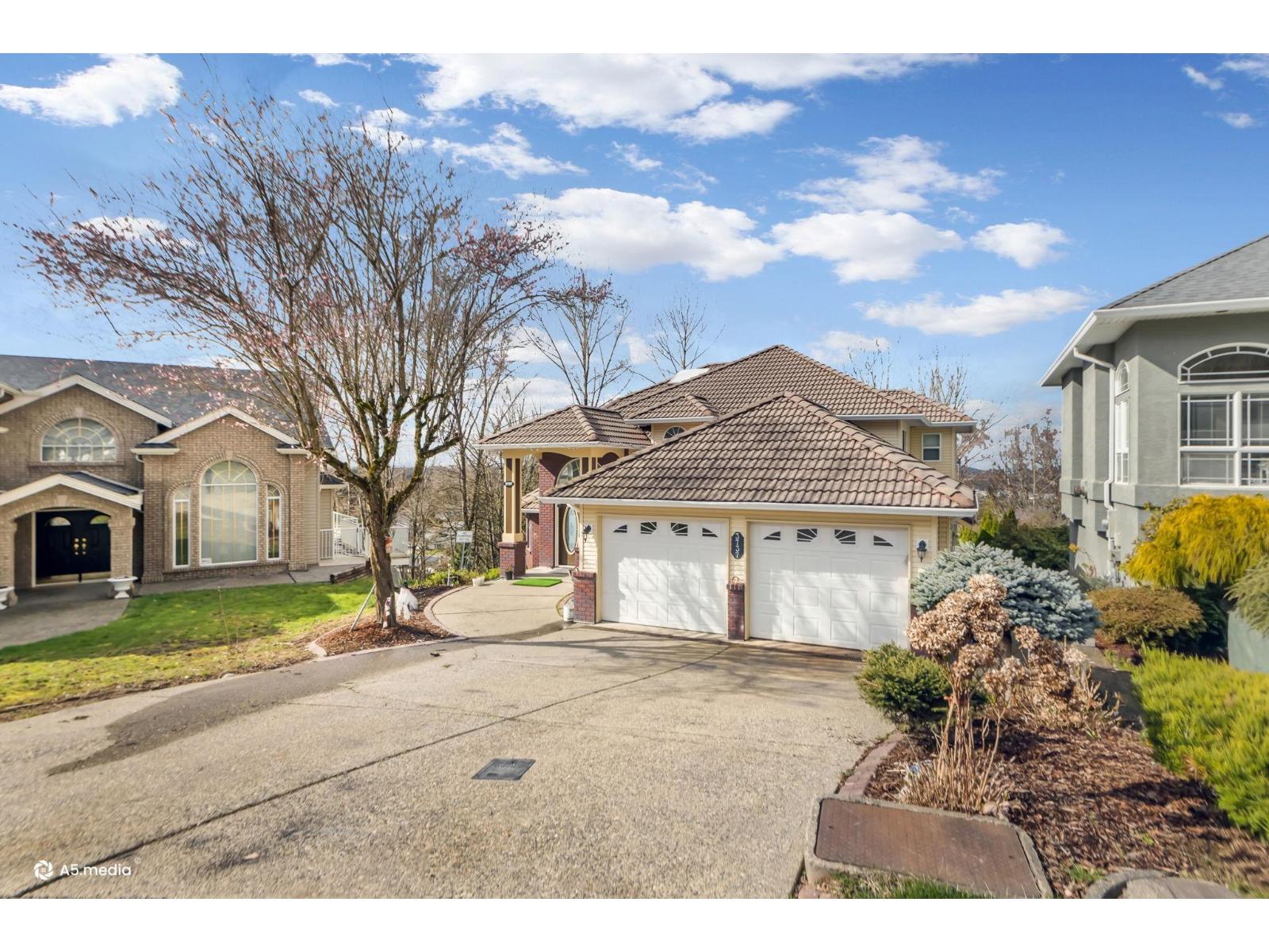 3737 Lethbridge Drive, Abbotsford, British Columbia  V3G 1J5 - Photo 2 - R3094059