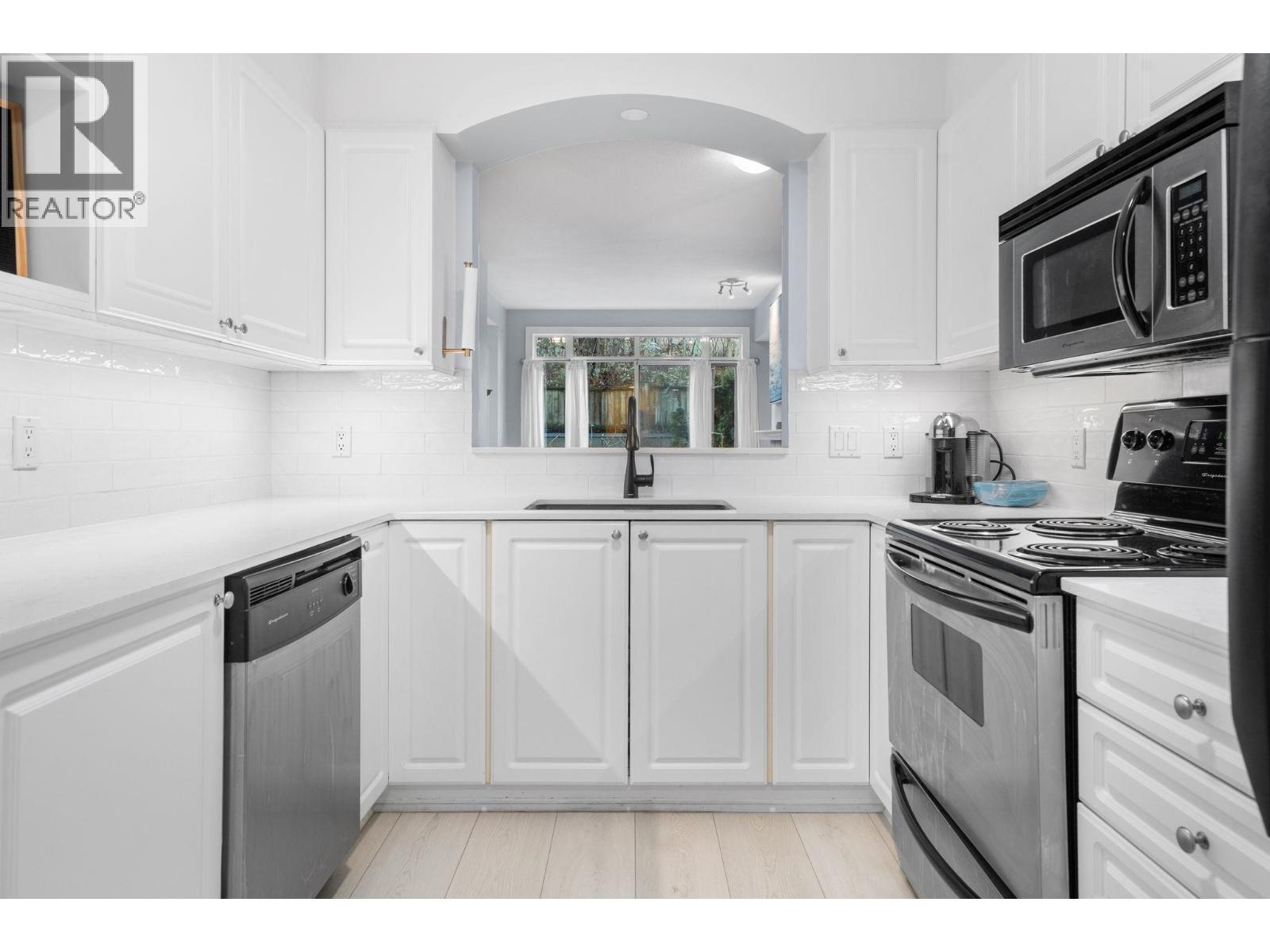 215 3600 Windcrest Drive, North Vancouver, British Columbia  V7G 2S5 - Photo 14 - R3099412