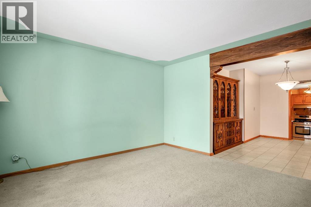 47 Montrose Crescent Ne, Calgary, Alberta  T3E 5P3 - Photo 8 - A2292382