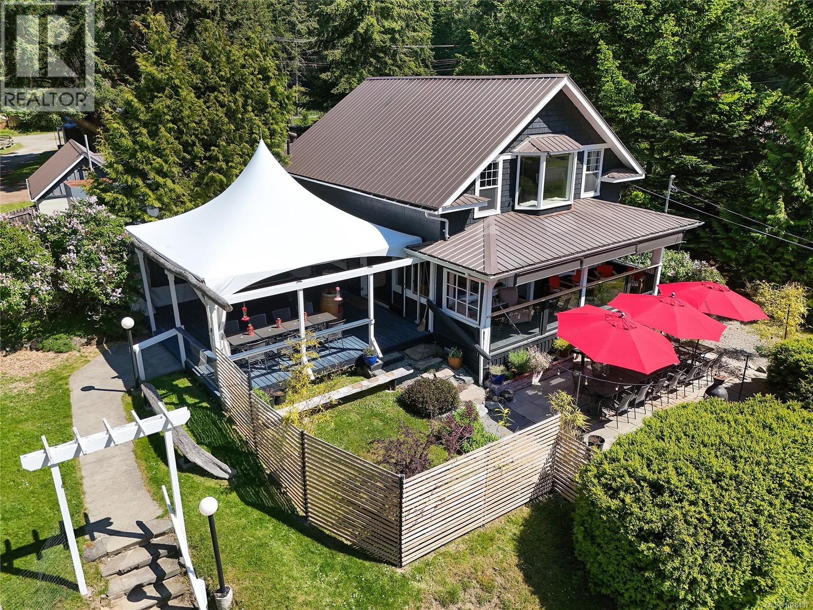 454 Village Bay Rd, Mayne Island, British Columbia