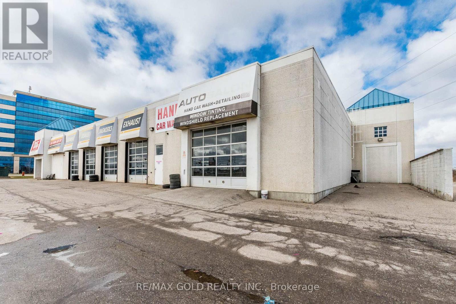 2 - 7091 Hurontario Street, Mississauga, Ontario  L5S 1Z8 - Photo 2 - W12872064