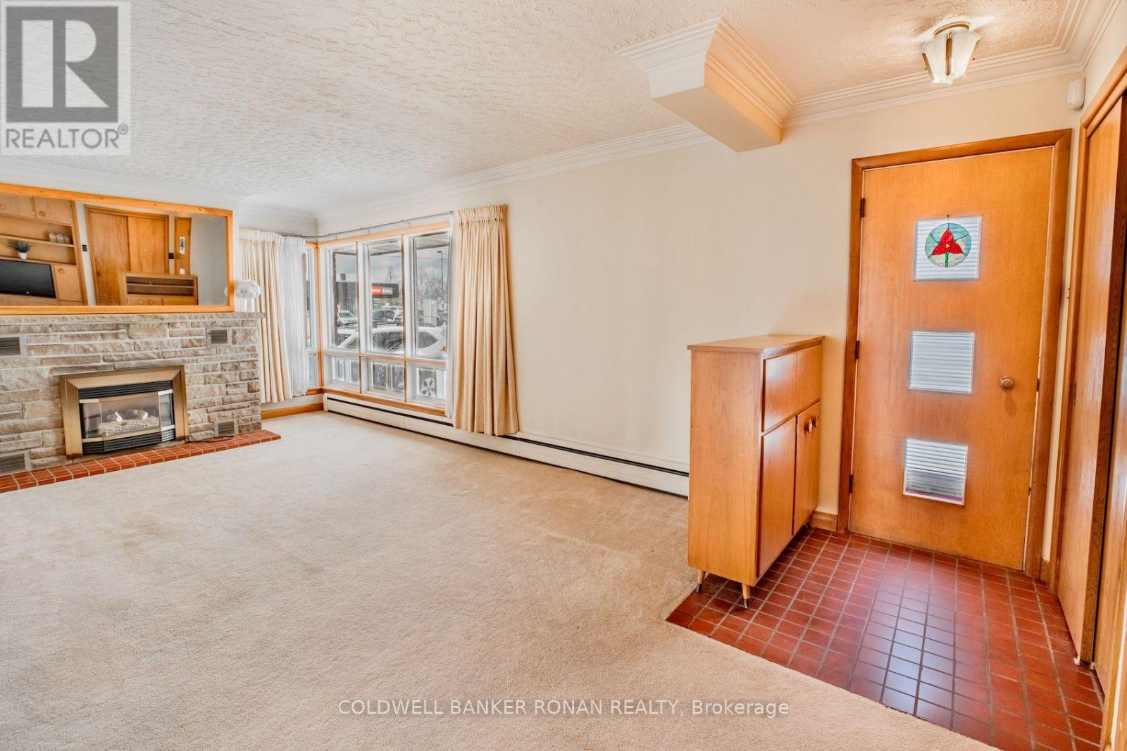 215 Albert Street W, New Tecumseth (Alliston), Ontario  L9R 1B6 - Photo 4 - N12881144