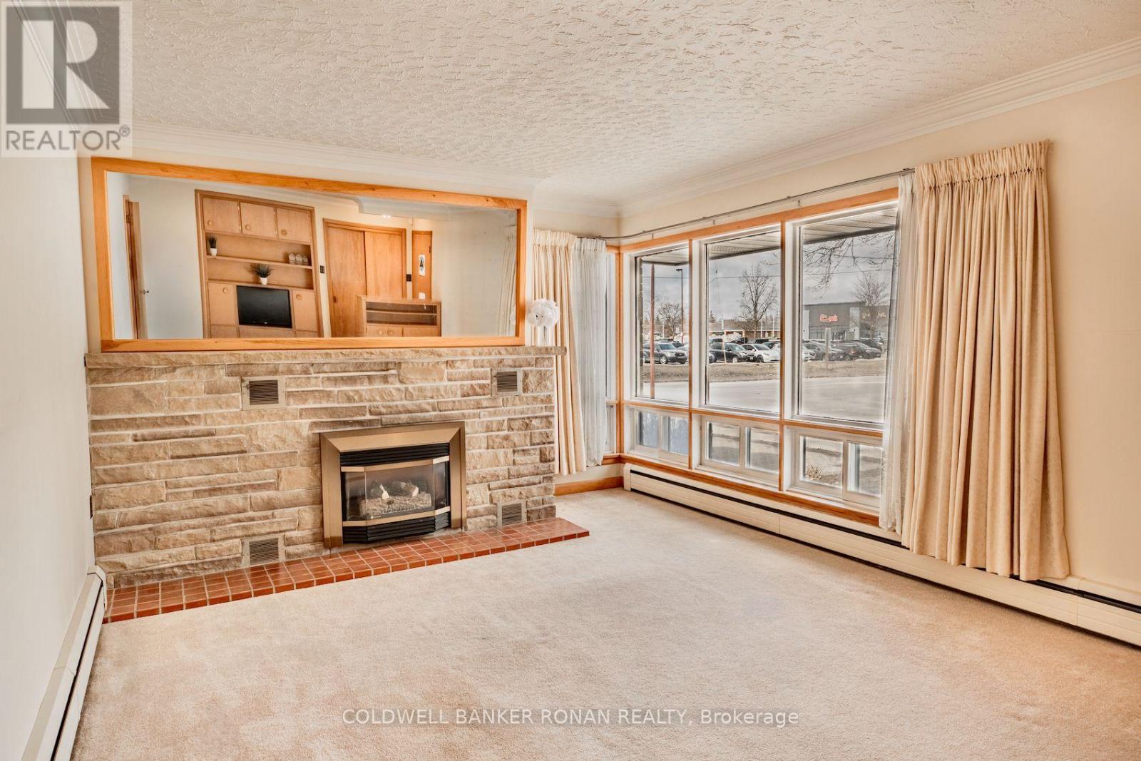 215 Albert Street W, New Tecumseth (Alliston), Ontario  L9R 1B6 - Photo 6 - N12881144