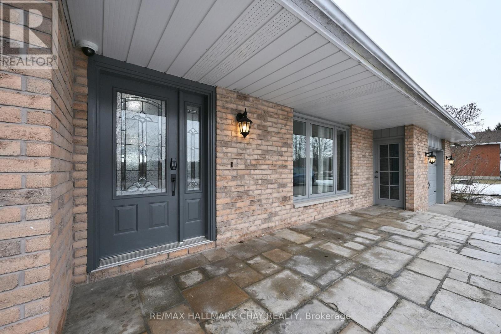 6439 20th Side Road, Essa, Ontario  L0M 1B0 - Photo 3 - N12881184