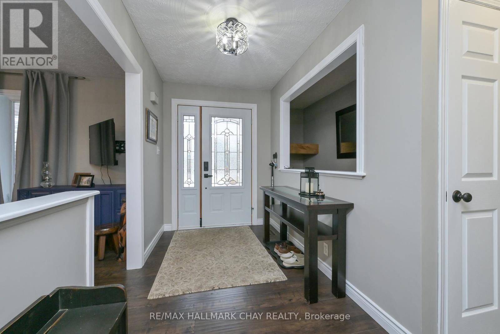 6439 20th Side Road, Essa, Ontario  L0M 1B0 - Photo 4 - N12881184