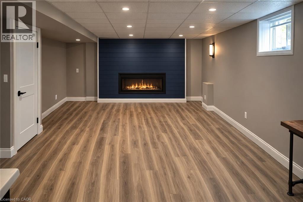 16 HANLON Place Unit# Basement, paris, Ontario
