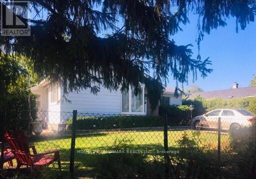 135 Ringwood Road, Oakville, Ontario  L6H 1K3 - Photo 3 - W12881068