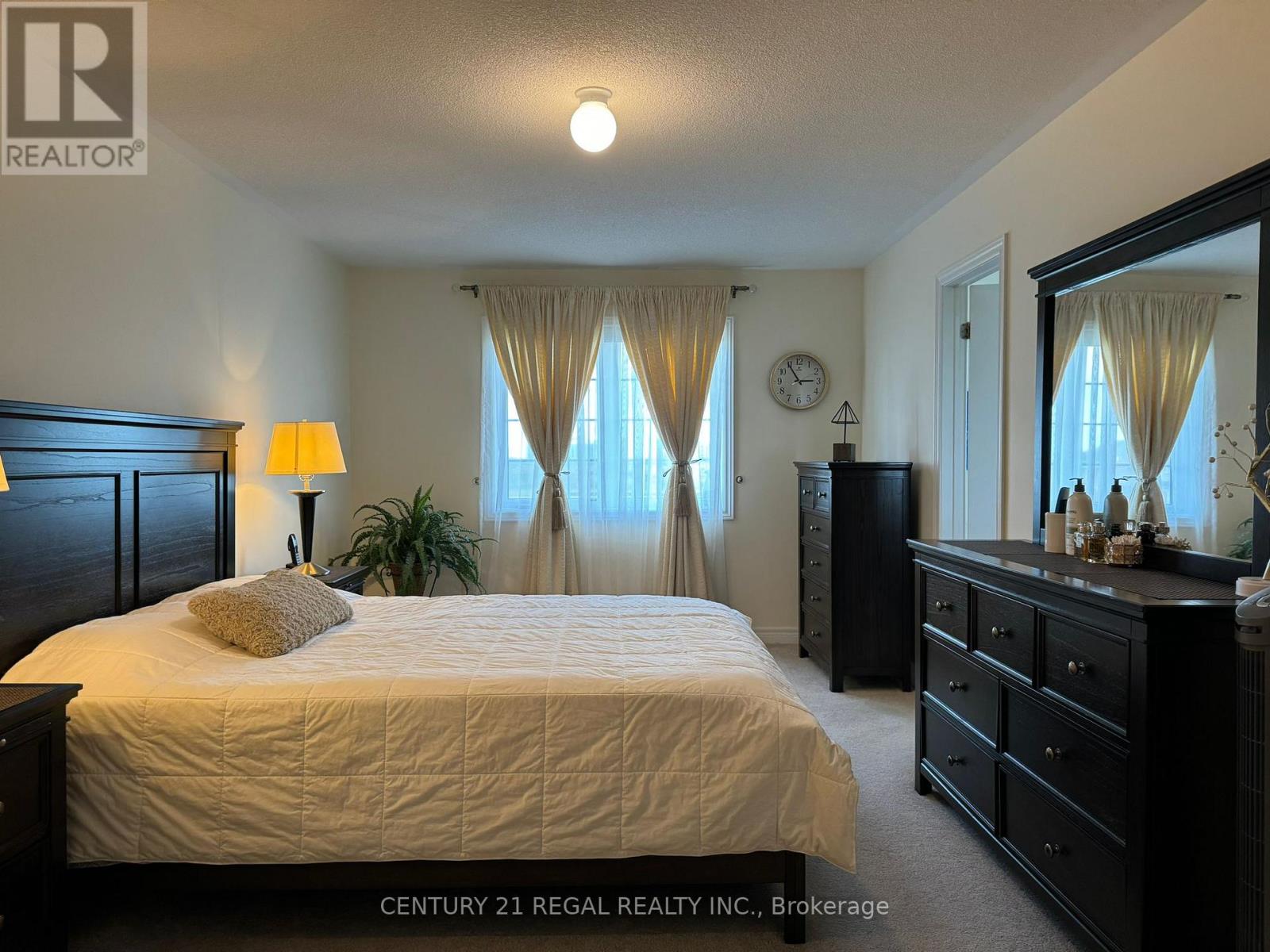 609 Mockridge Terrace, Milton (Ha Harrison), Ontario  L9T 8W2 - Photo 3 - W12881078