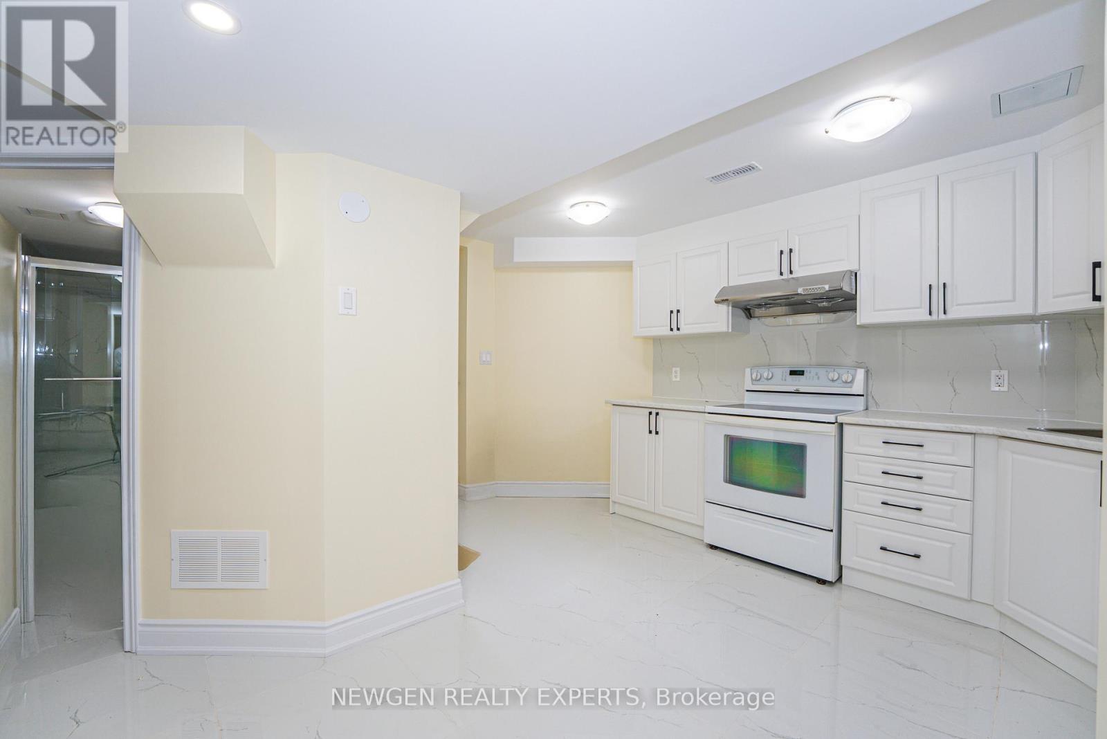 Lower - 3084 Spring Creek Crescent, Mississauga, Ontario  L5N 4R7 - Photo 7 - W12881136