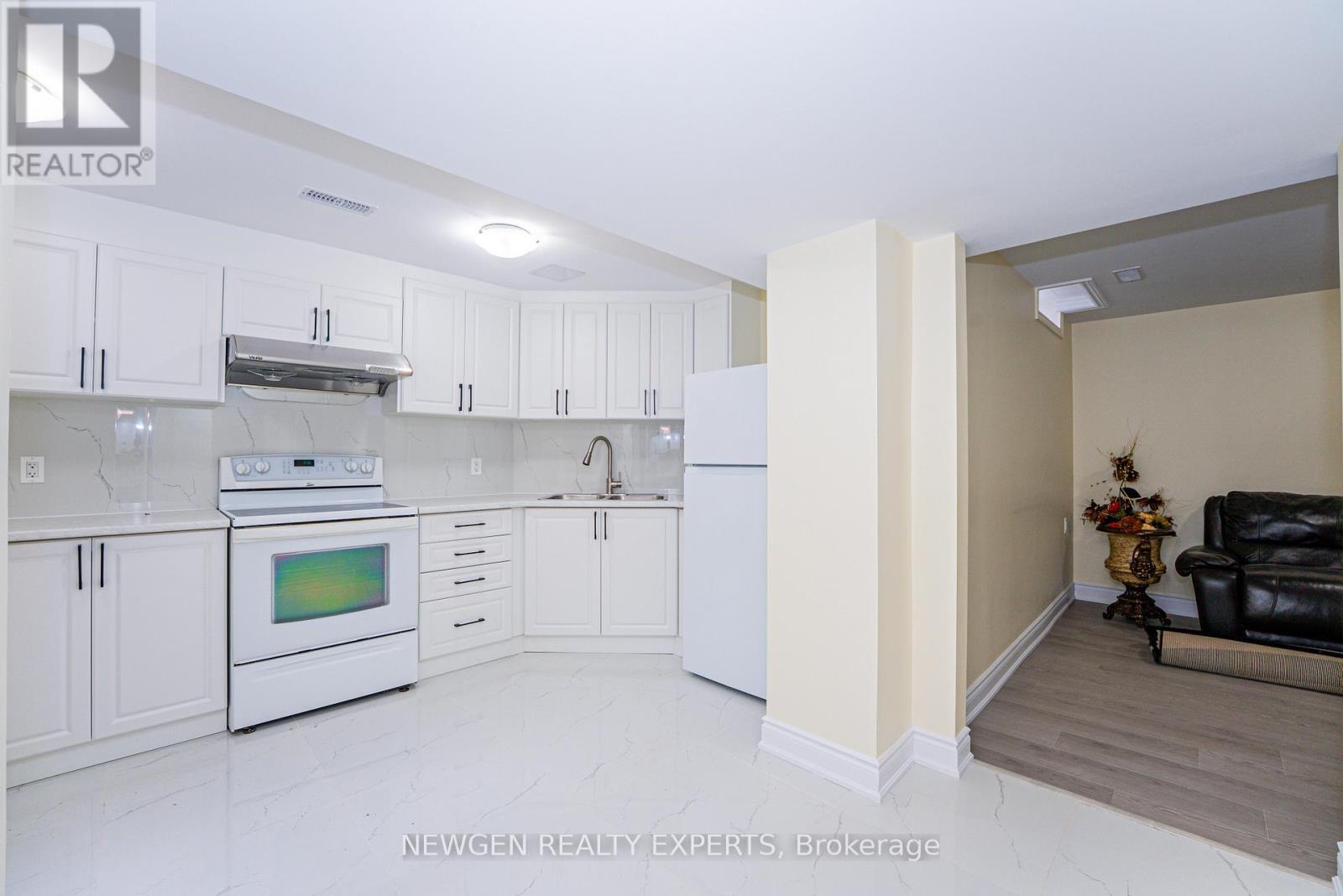 Lower - 3084 Spring Creek Crescent, Mississauga, Ontario  L5N 4R7 - Photo 8 - W12881136