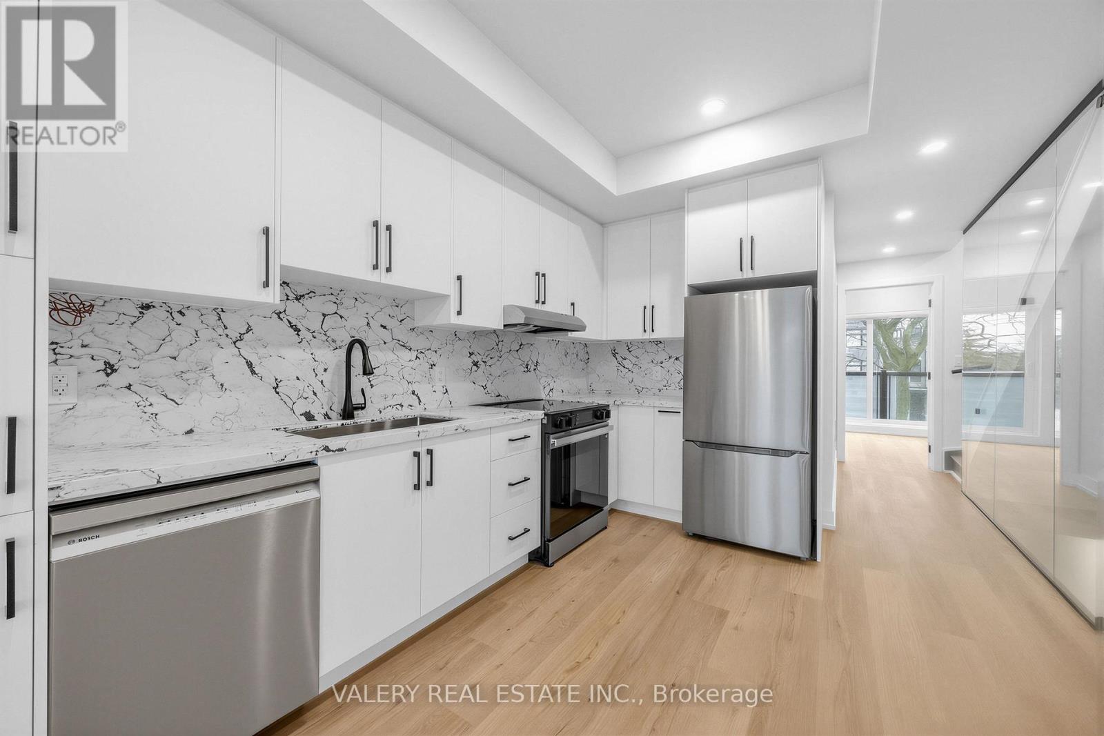 B - 1115 Islington Avenue, Toronto (Stonegate-Queensway), Ontario  M8Z 4S3 - Photo 2 - W12881194