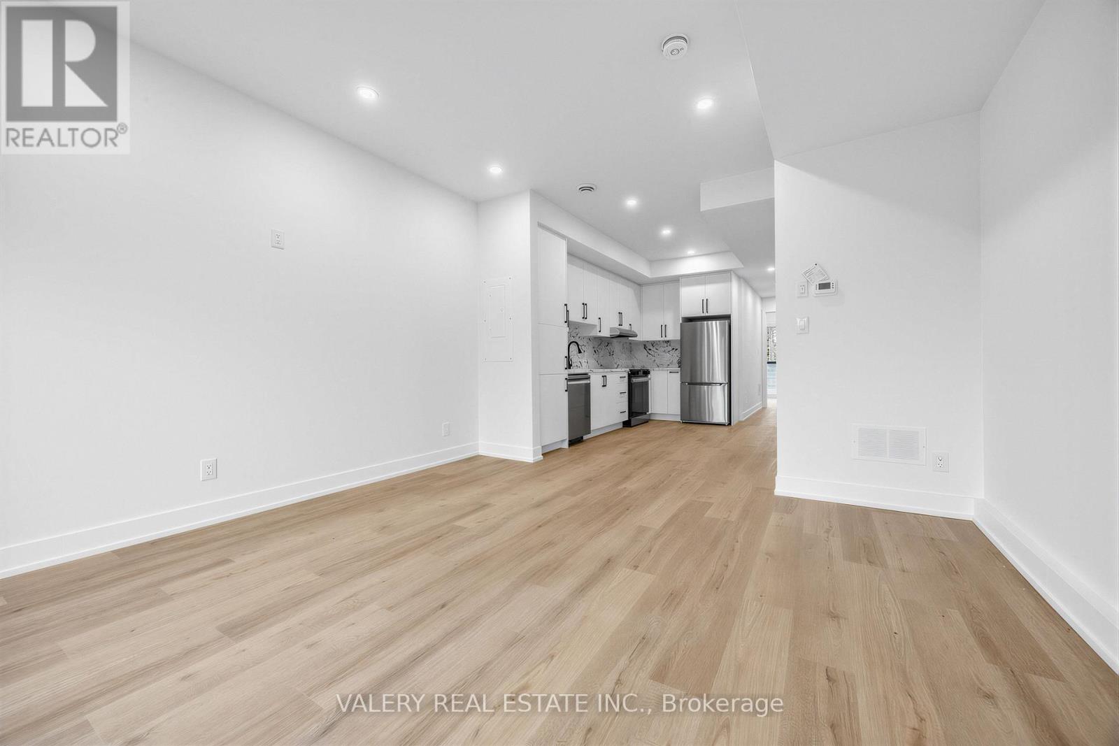 B - 1115 Islington Avenue, Toronto (Stonegate-Queensway), Ontario  M8Z 4S3 - Photo 6 - W12881194