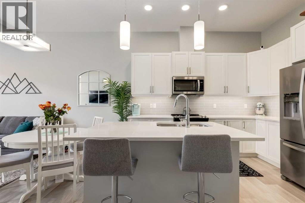 212 Crestbrook Common Sw, Calgary, Alberta  T3B 6L1 - Photo 6 - A2286535