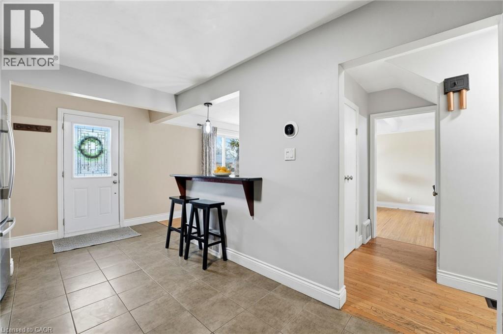 41 Ridgewood Avenue, Kitchener, Ontario  N2H 4L1 - Photo 4 - 40812125