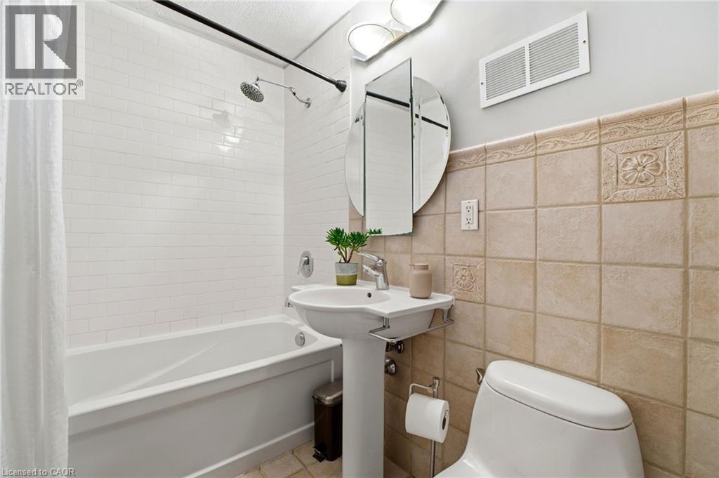 41 Ridgewood Avenue, Kitchener, Ontario  N2H 4L1 - Photo 15 - 40812125