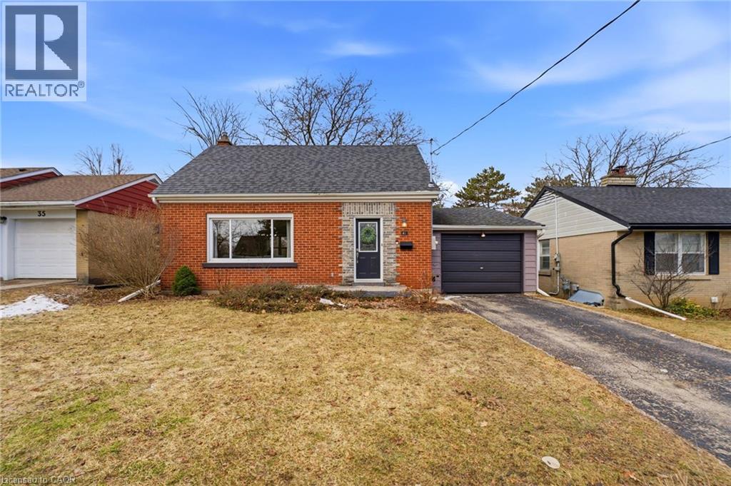 41 Ridgewood Avenue, Kitchener, Ontario  N2H 4L1 - Photo 2 - 40812125