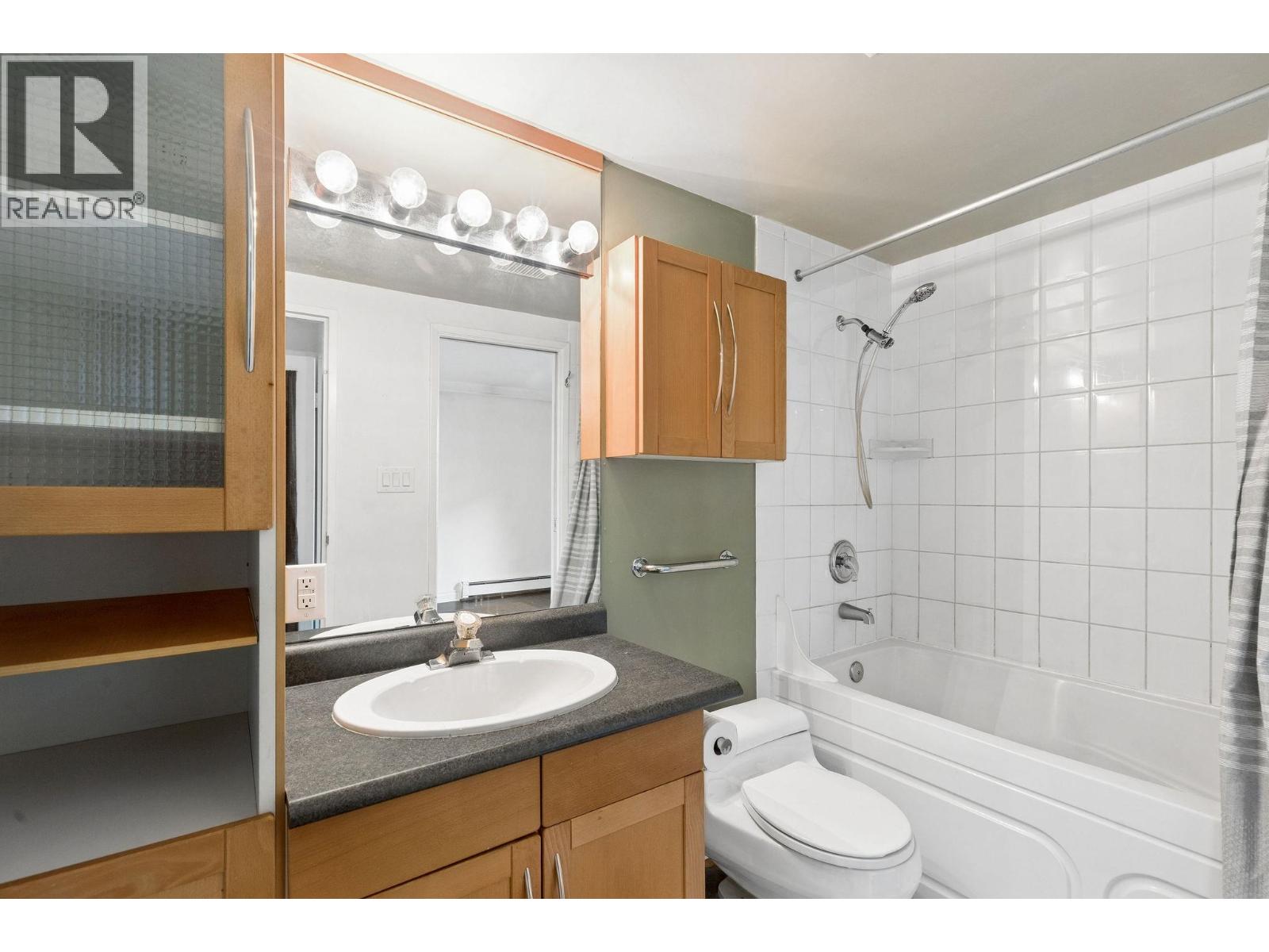 203 330 E 1st Street, North Vancouver, British Columbia  V7L 1B5 - Photo 24 - R3092002