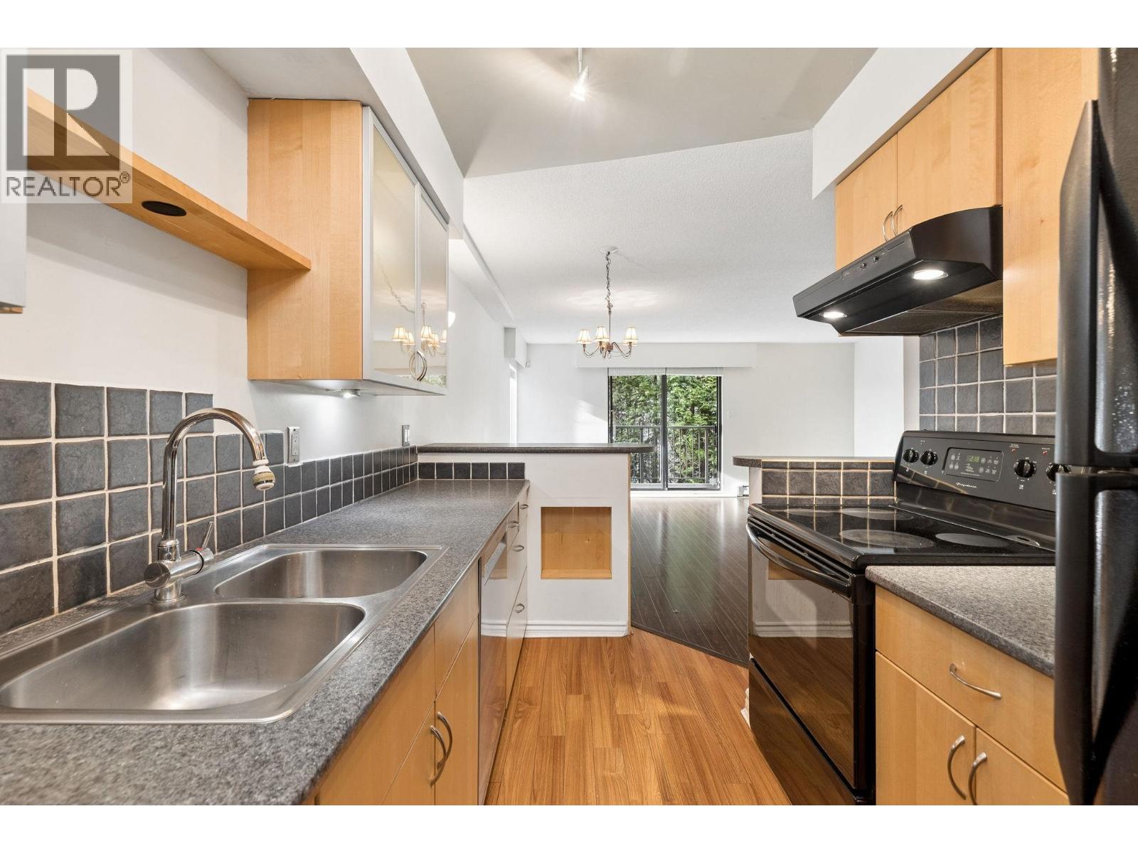 203 330 E 1st Street, North Vancouver, British Columbia  V7L 1B5 - Photo 9 - R3092002