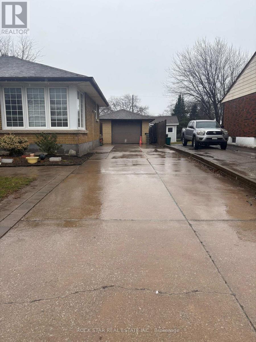 3616 Dorchester Road, Niagara Falls, Ontario  L2J 3A5 - Photo 2 - X12881096