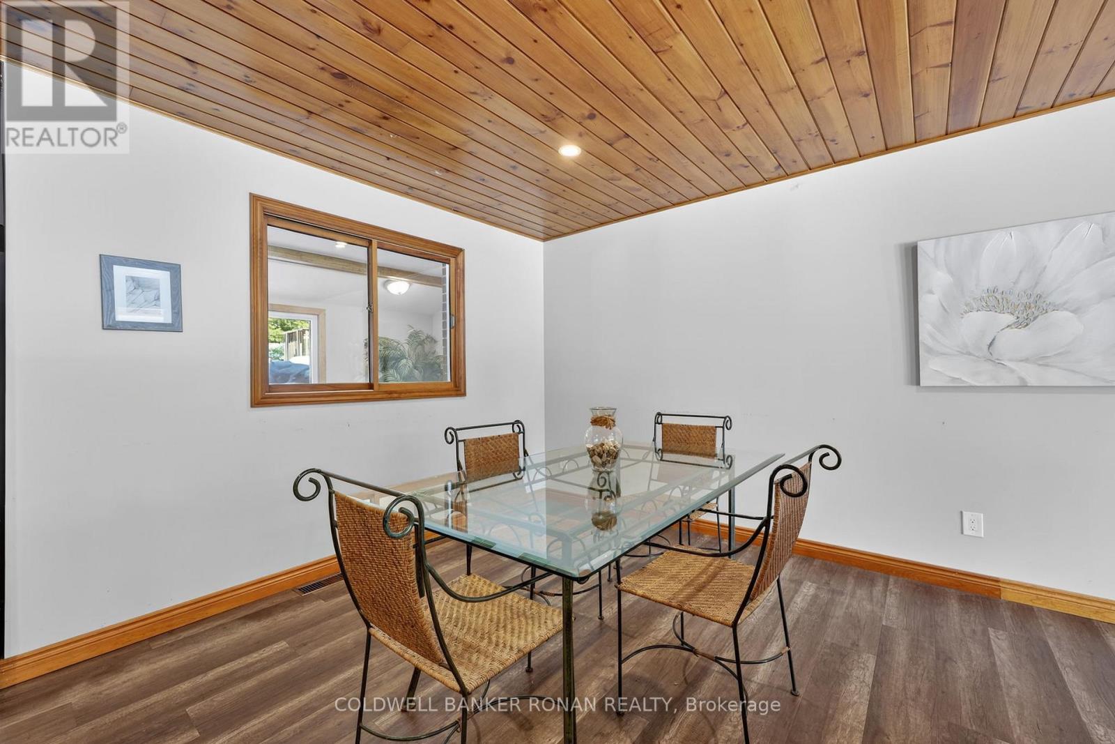 363 Santas Village Road, Bracebridge, Ontario  P1L 1W8 - Photo 15 - X12881152