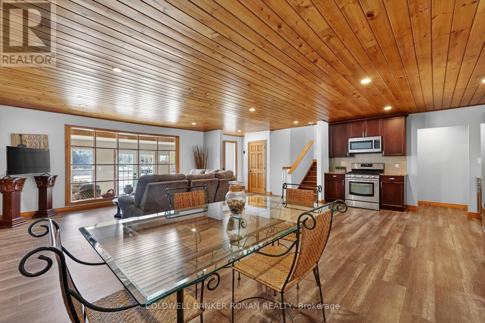 363 Santas Village Road, Bracebridge, Ontario  P1L 1W8 - Photo 16 - X12881152