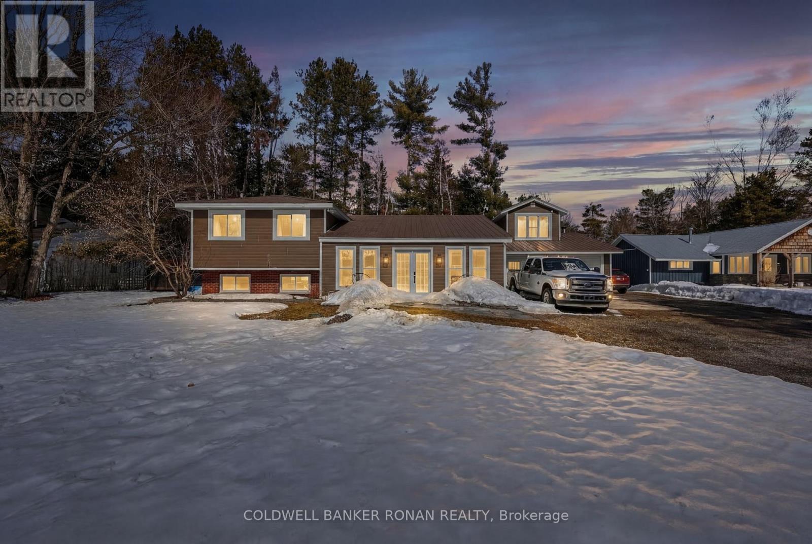 363 Santas Village Road, Bracebridge, Ontario  P1L 1W8 - Photo 2 - X12881152