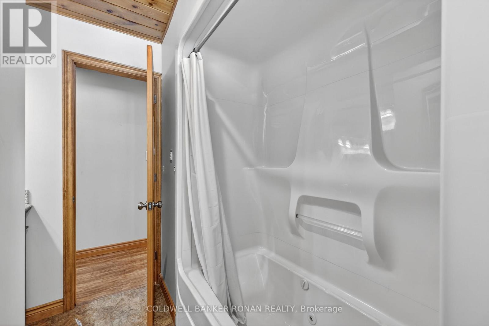 363 Santas Village Road, Bracebridge, Ontario  P1L 1W8 - Photo 23 - X12881152