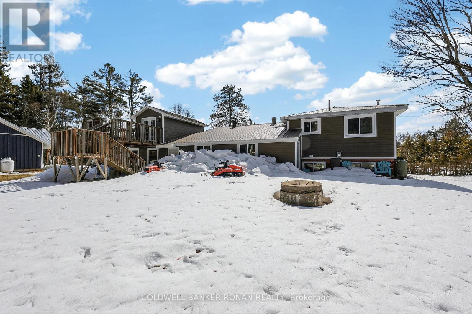 363 Santas Village Road, Bracebridge, Ontario  P1L 1W8 - Photo 35 - X12881152