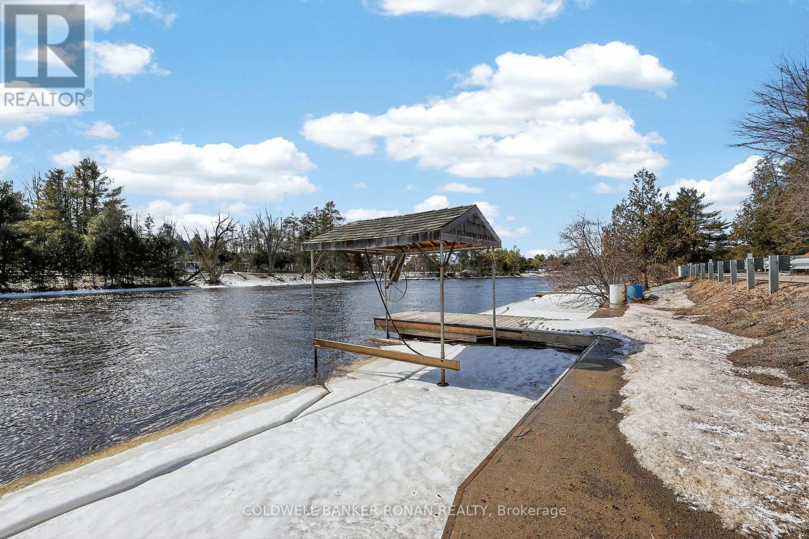 363 Santas Village Road, Bracebridge, Ontario  P1L 1W8 - Photo 37 - X12881152