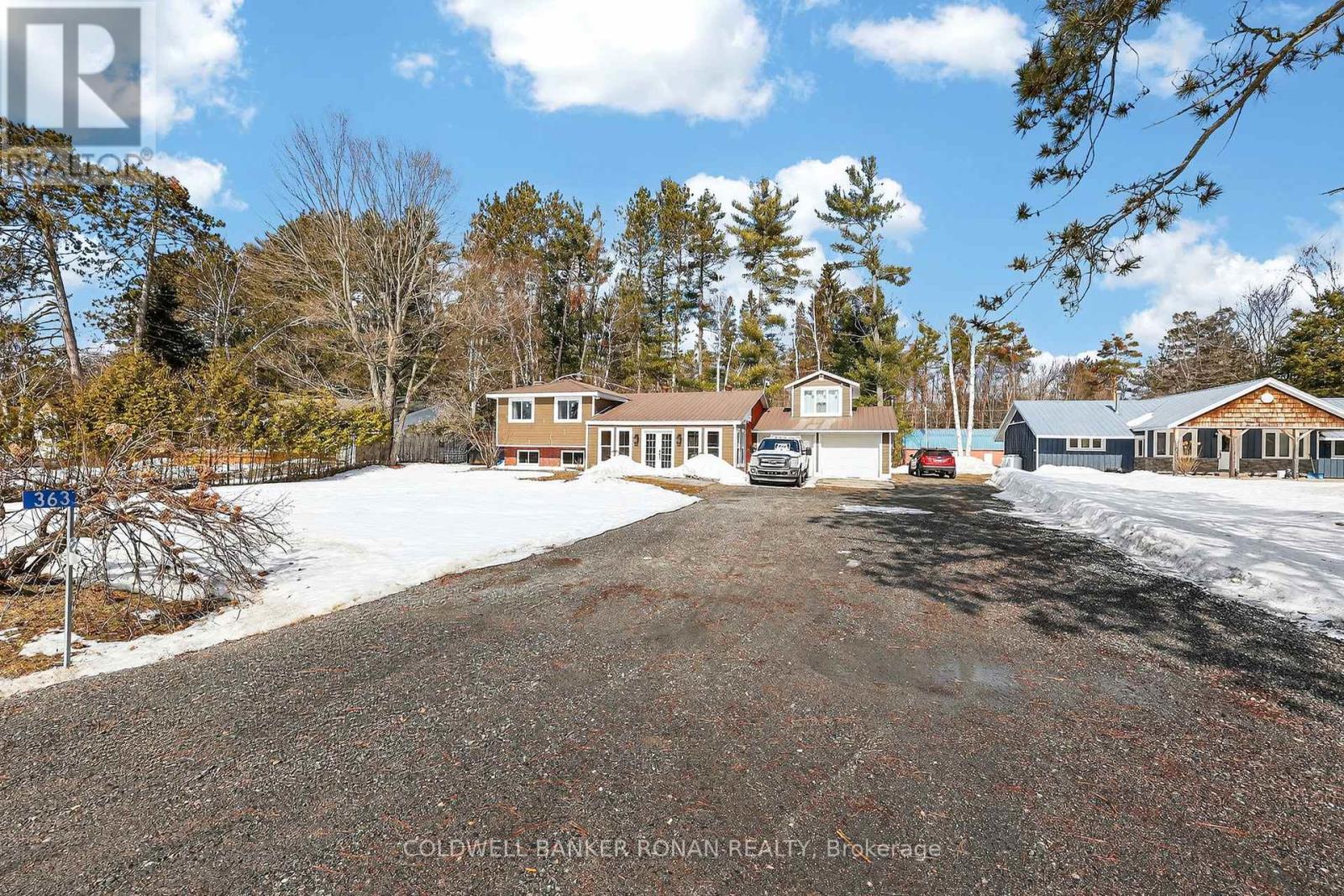 363 Santas Village Road, Bracebridge, Ontario  P1L 1W8 - Photo 4 - X12881152