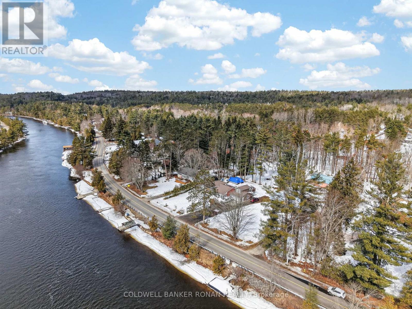 363 Santas Village Road, Bracebridge, Ontario  P1L 1W8 - Photo 42 - X12881152