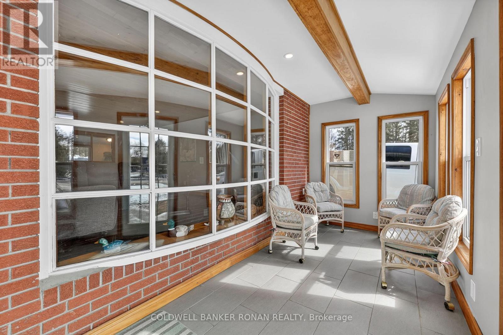 363 Santas Village Road, Bracebridge, Ontario  P1L 1W8 - Photo 5 - X12881152