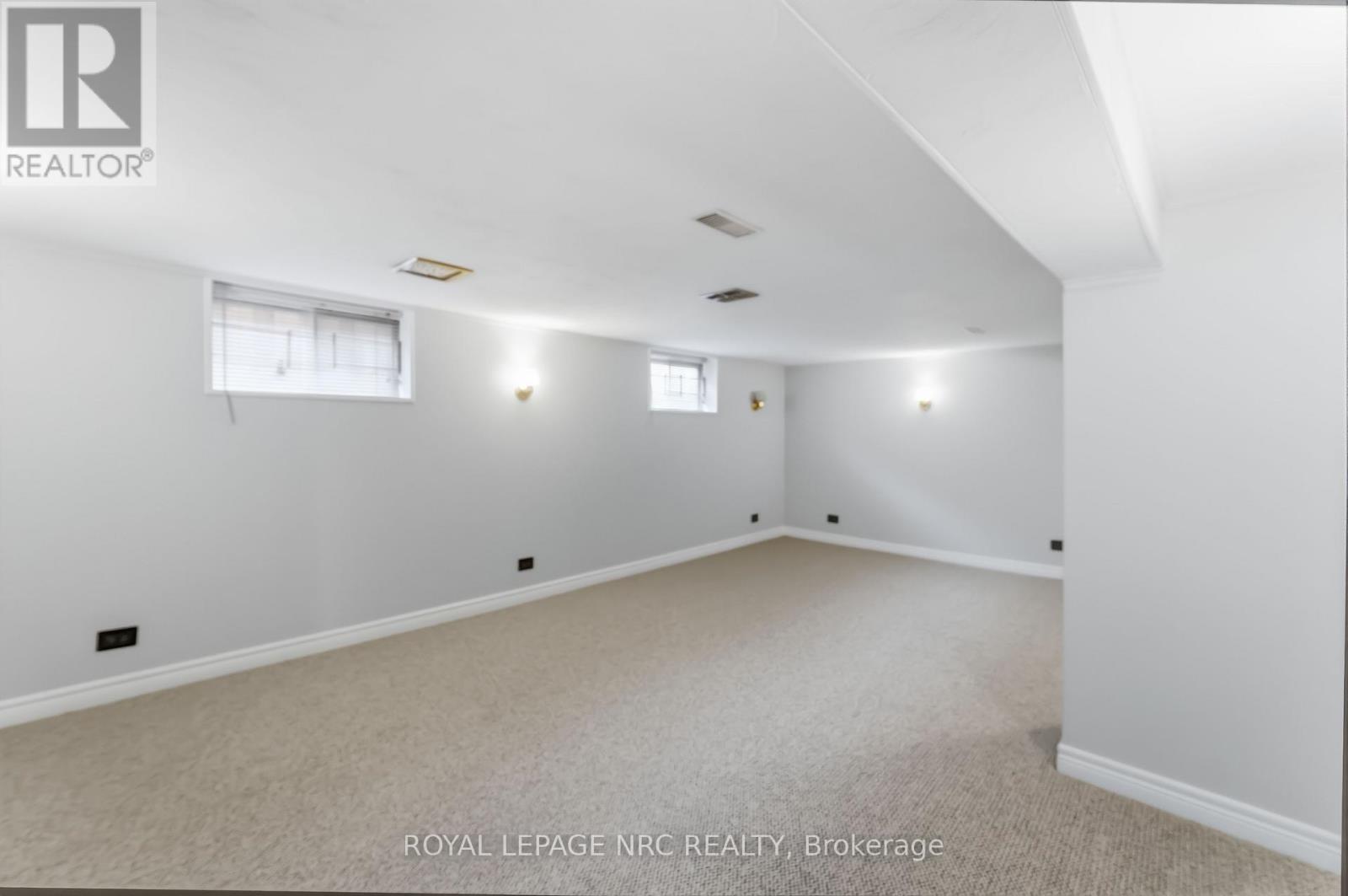 421 Talbot Street, Hamilton, Ontario  L8H 6T6 - Photo 2 - X12881158