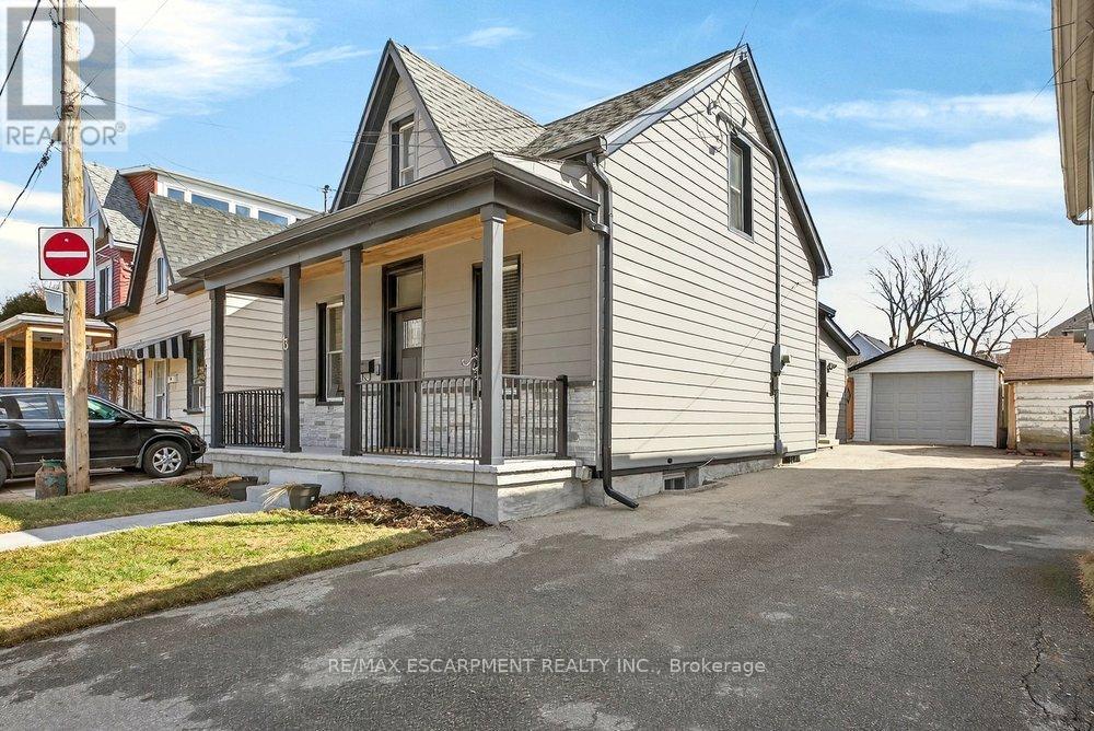 13 Richmond Street, Hamilton, Ontario  L8P 4J3 - Photo 2 - X12881176