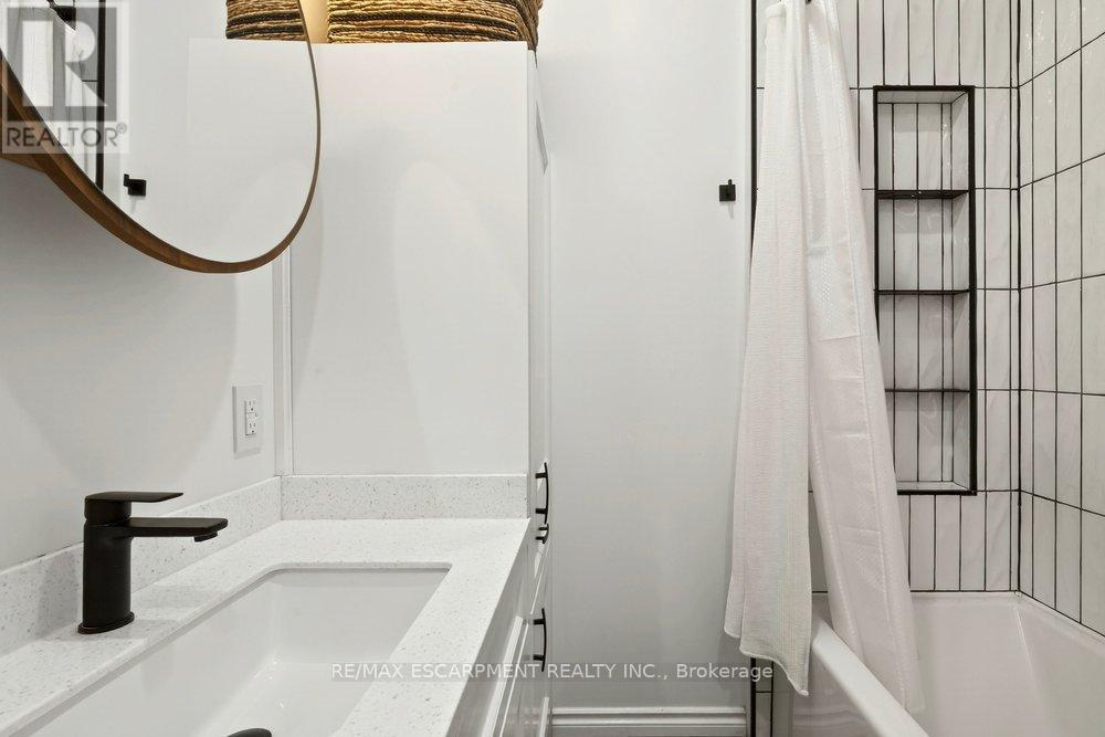 13 Richmond Street, Hamilton, Ontario  L8P 4J3 - Photo 20 - X12881176