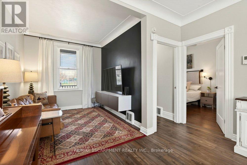 13 Richmond Street, Hamilton, Ontario  L8P 4J3 - Photo 8 - X12881176