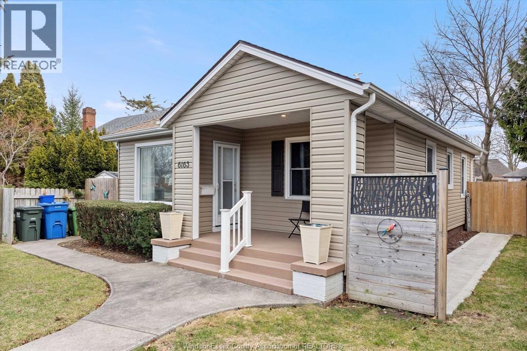 6163 Wyandotte Street East, Windsor, Ontario  N8S 1N4 - Photo 2 - 26004991