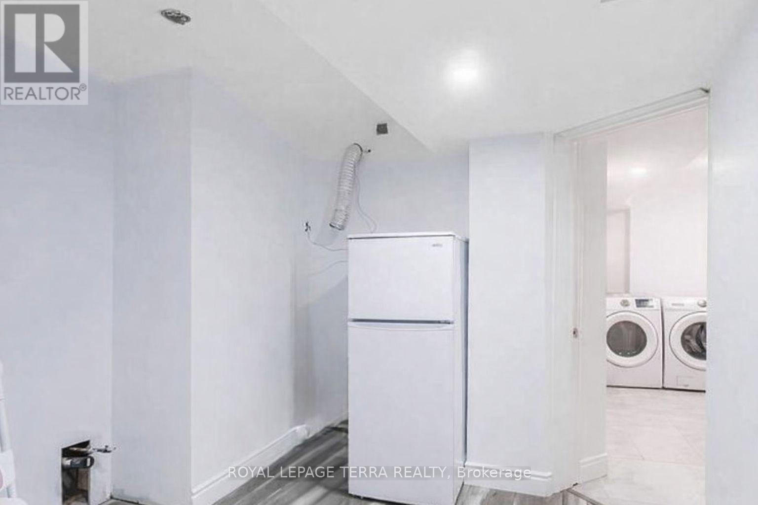 129 Richwood Crescent, Brampton, Ontario  L6X 4N3 - Photo 13 - W12814192