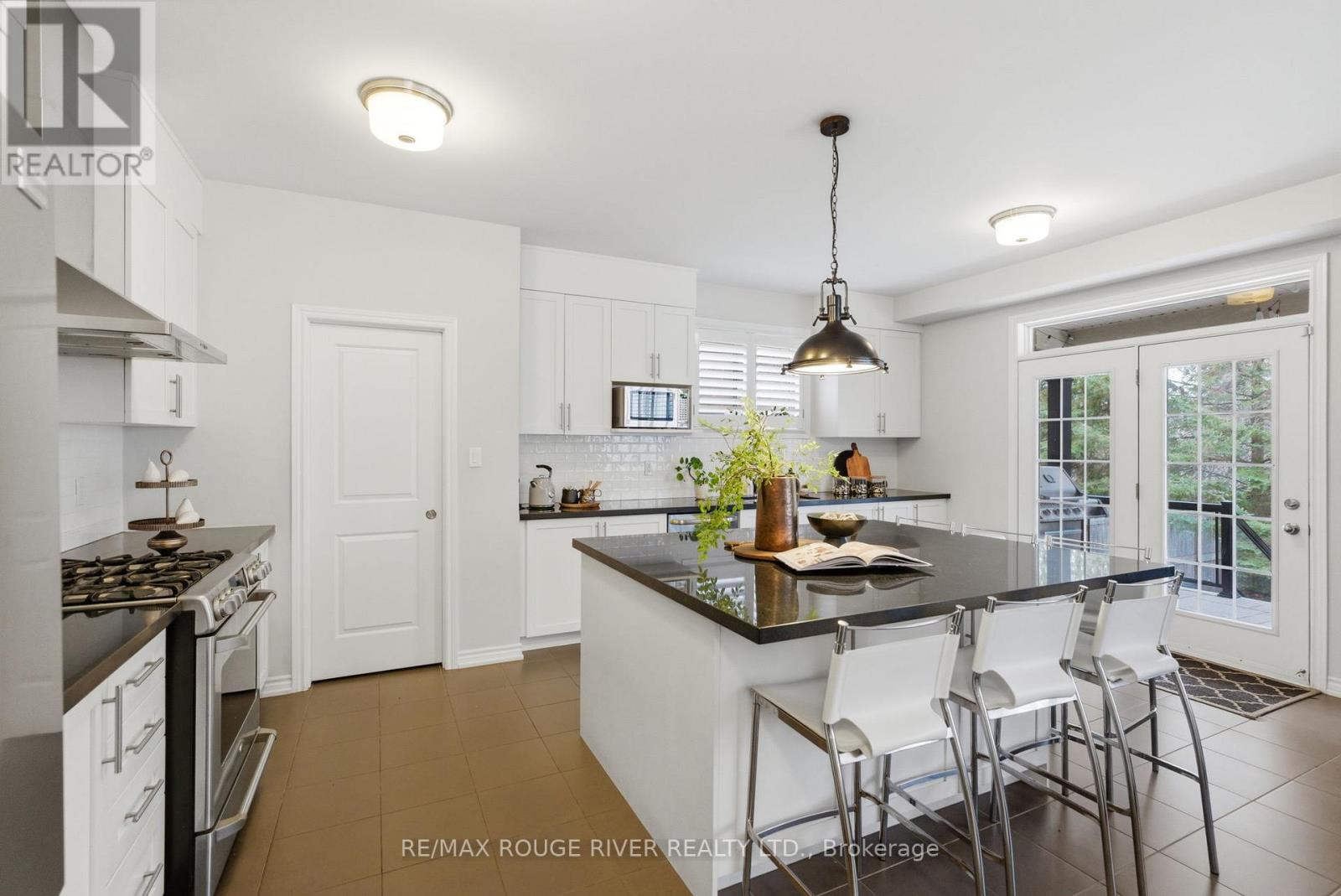 82 Burning Springs Place, Whitby, Ontario  L1M 0K1 - Photo 9 - E12881304