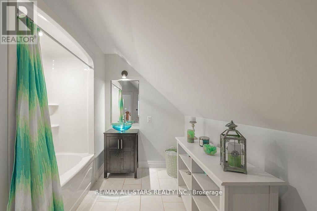 316 1/2 Riverside Drive, Kawartha Lakes, Ontario  K0M 1A0 - Photo 29 - X12881410