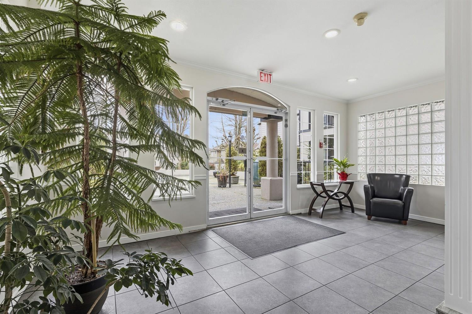 204 1533 Best Street, White Rock, British Columbia  V4B 4E9 - Photo 5 - R3099111