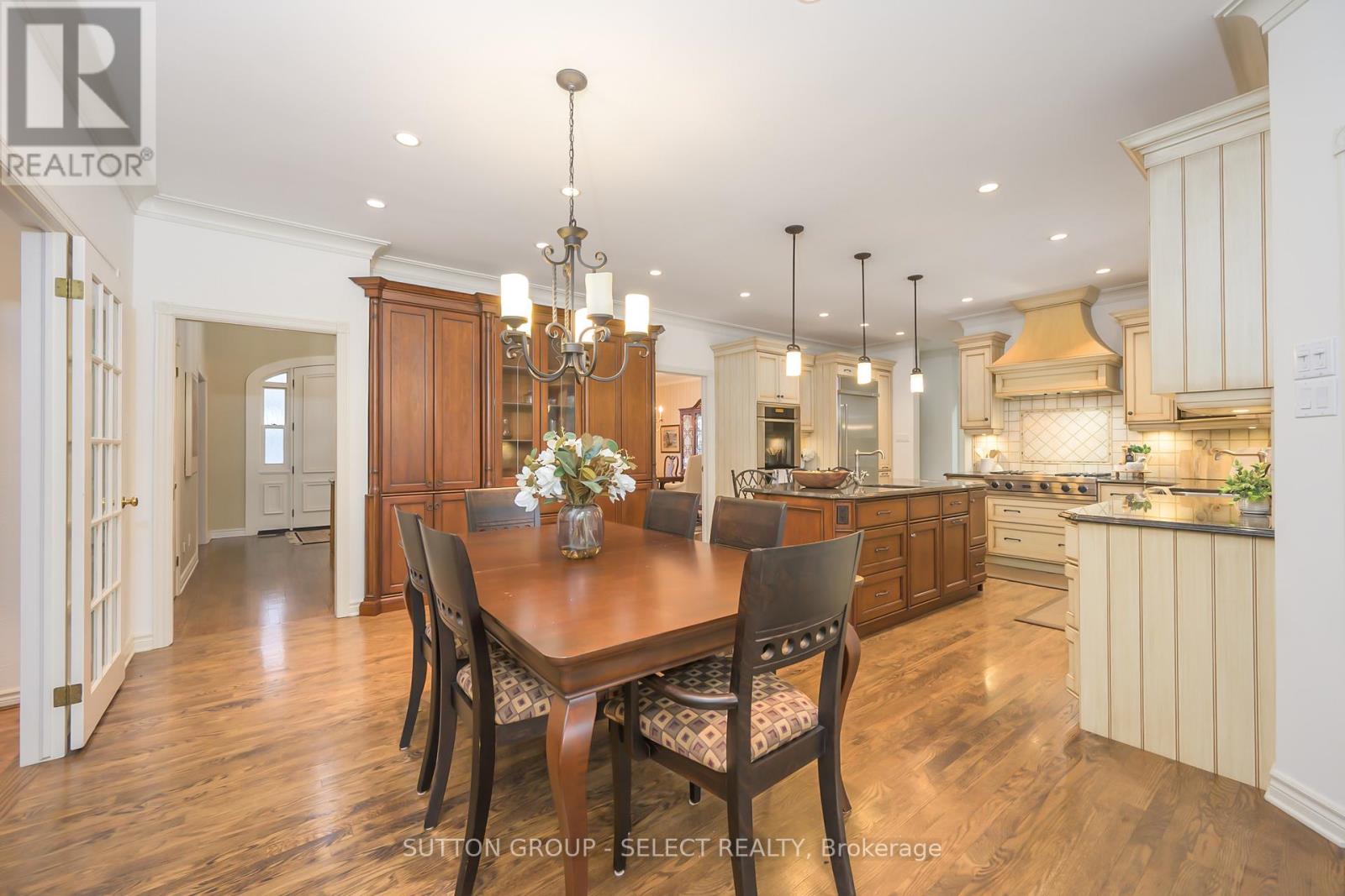 95 Highland Woods Court, London South, Ontario  N6C 5X2 - Photo 12 - X12881316