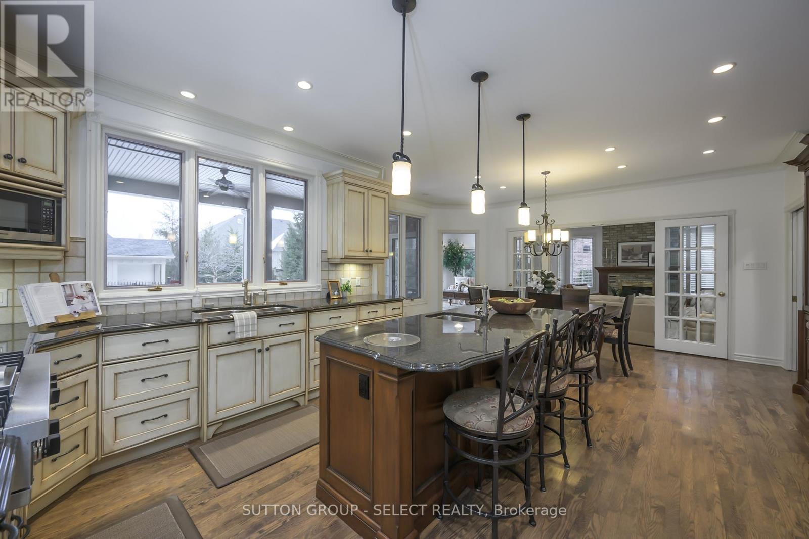 95 Highland Woods Court, London South, Ontario  N6C 5X2 - Photo 17 - X12881316