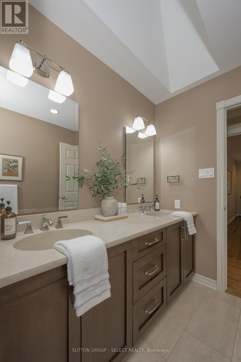 95 Highland Woods Court, London South, Ontario  N6C 5X2 - Photo 26 - X12881316