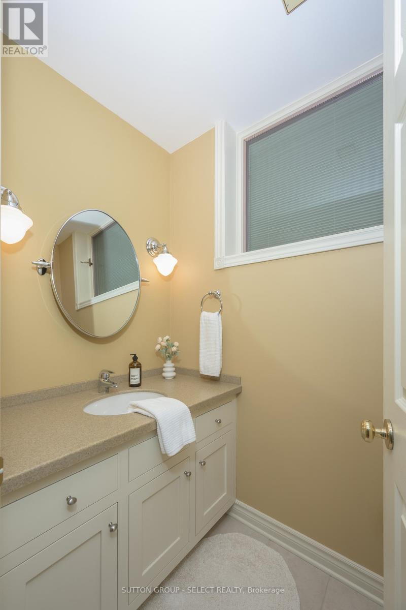 95 Highland Woods Court, London South, Ontario  N6C 5X2 - Photo 27 - X12881316