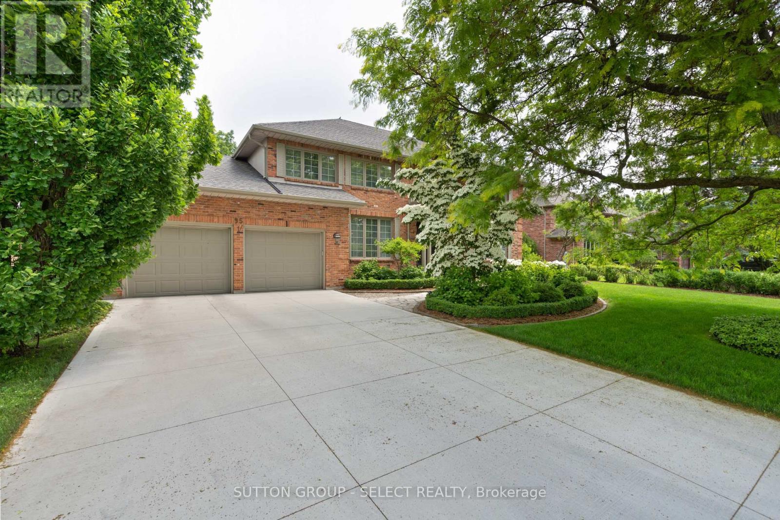 95 Highland Woods Court, London South, Ontario  N6C 5X2 - Photo 3 - X12881316