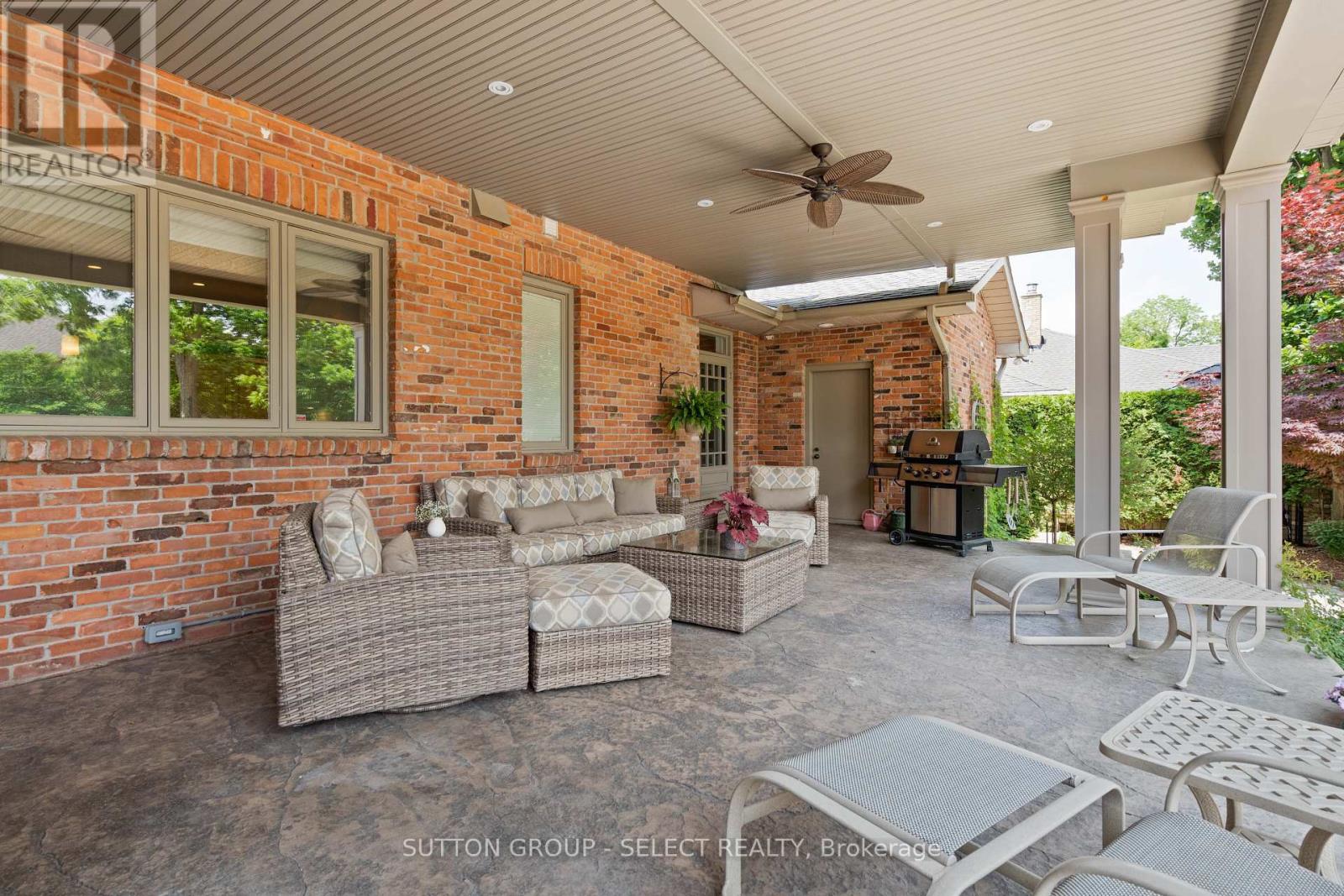 95 Highland Woods Court, London South, Ontario  N6C 5X2 - Photo 37 - X12881316