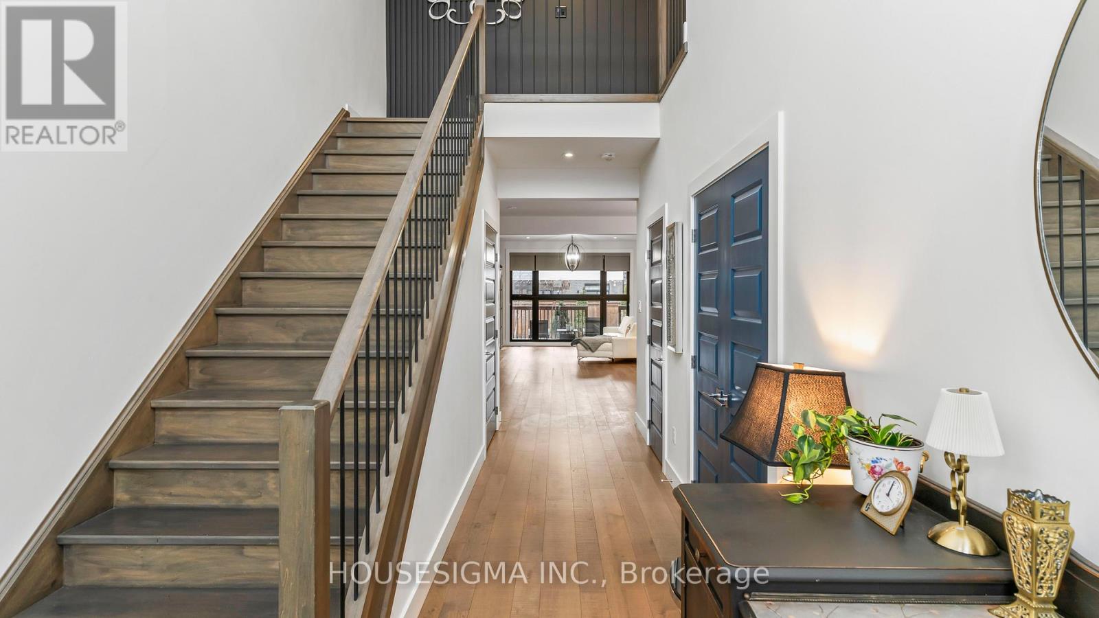 1754 Brayford Avenue, London South, Ontario  N6K 0H4 - Photo 3 - X12881332