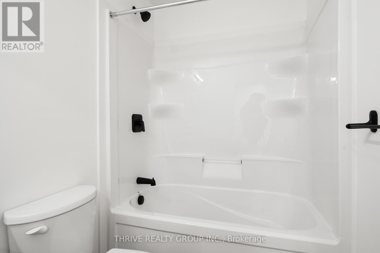 36 - 1595 Capri Crescent, London North, Ontario  N6G 3P2 - Photo 37 - X12881368